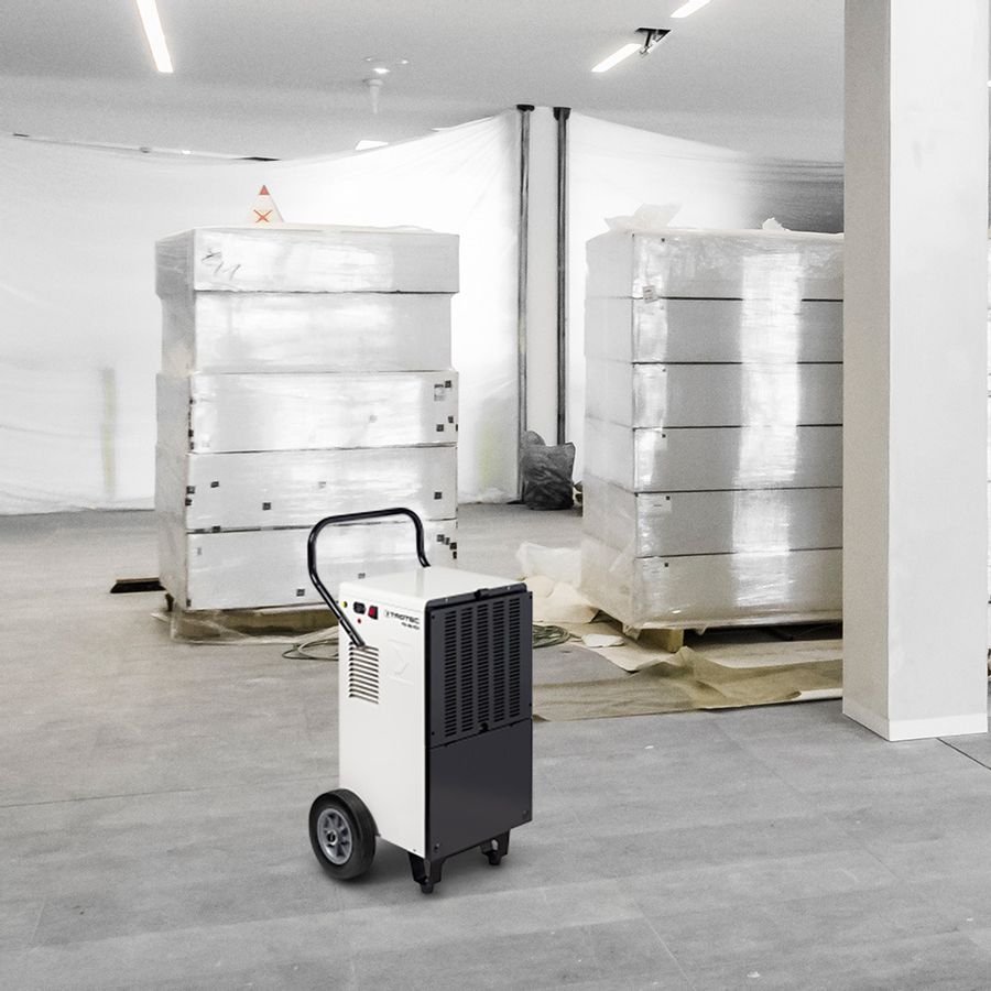 Trotec TTK 380 ECO Bautrockner in einer Lagerhalle