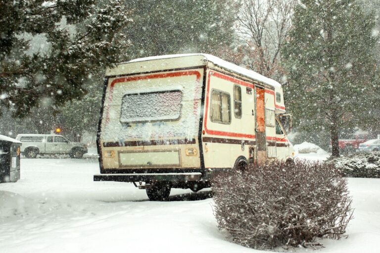 Wohnmobil und Wohnwagen überwintern ohne Feuchteschäden